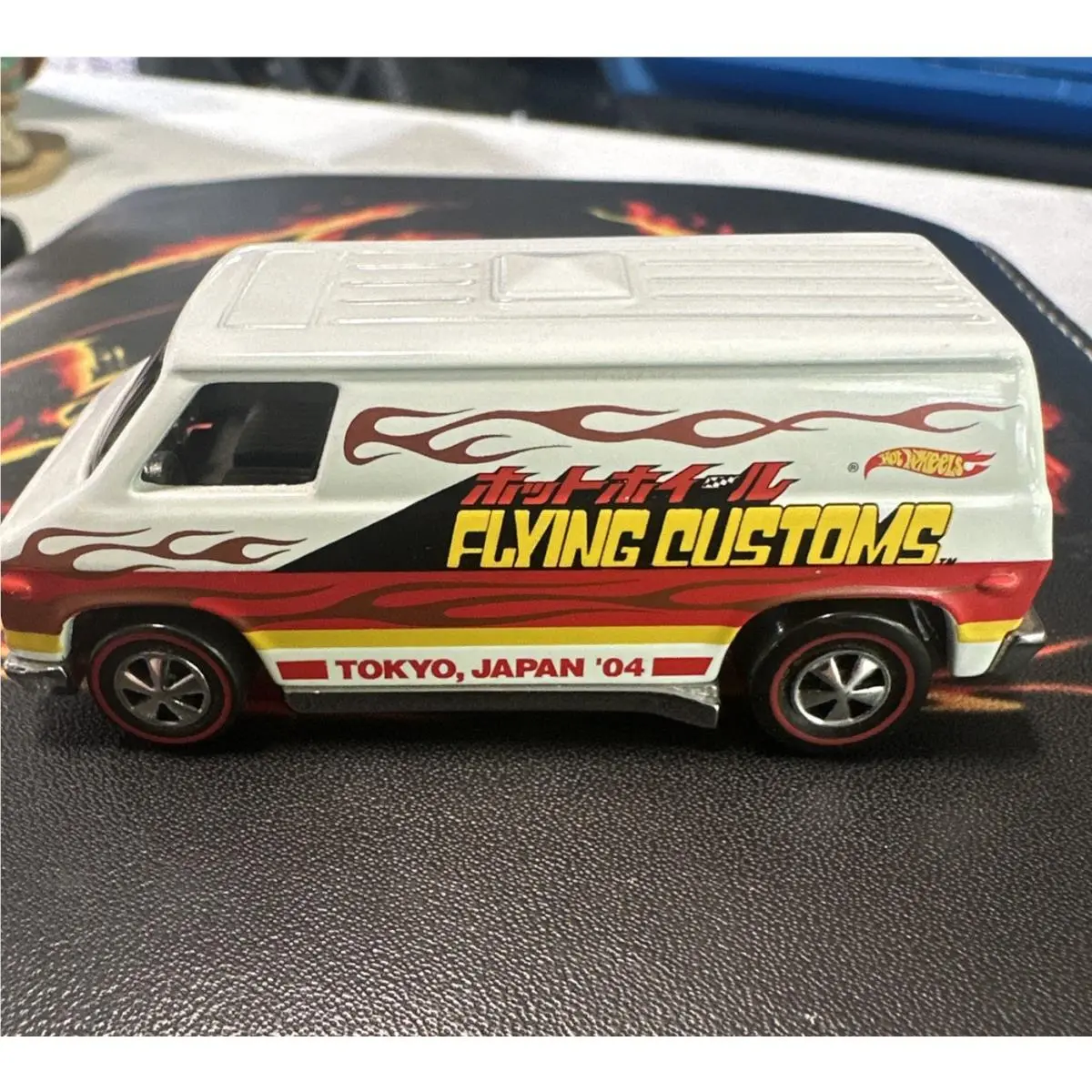 Hot Wheels 2004 Japan Charity Show 70s Van Flying Customs White Loose Mint Htf