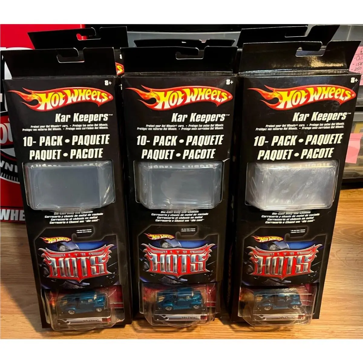 Hot Wheels Ultra Hots Series Kar Keeper Case Sets 50`s Chevy Trucks 6