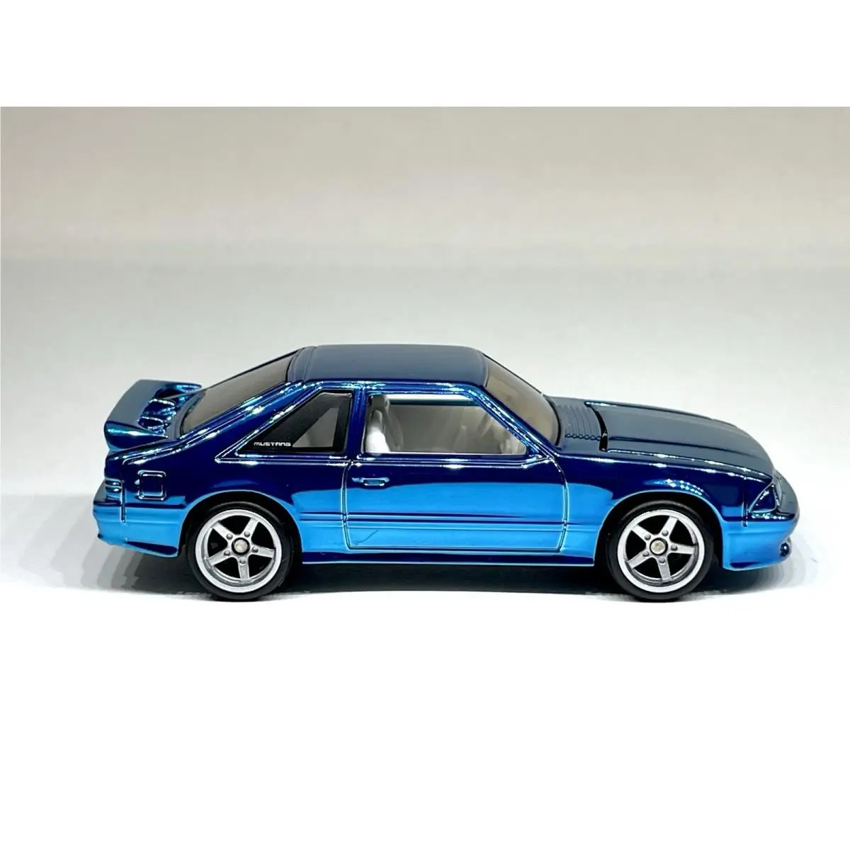 Hot Wheels 1993 Ford Mustang Cobra R Spectraflame Blue - Custom Made ⬜