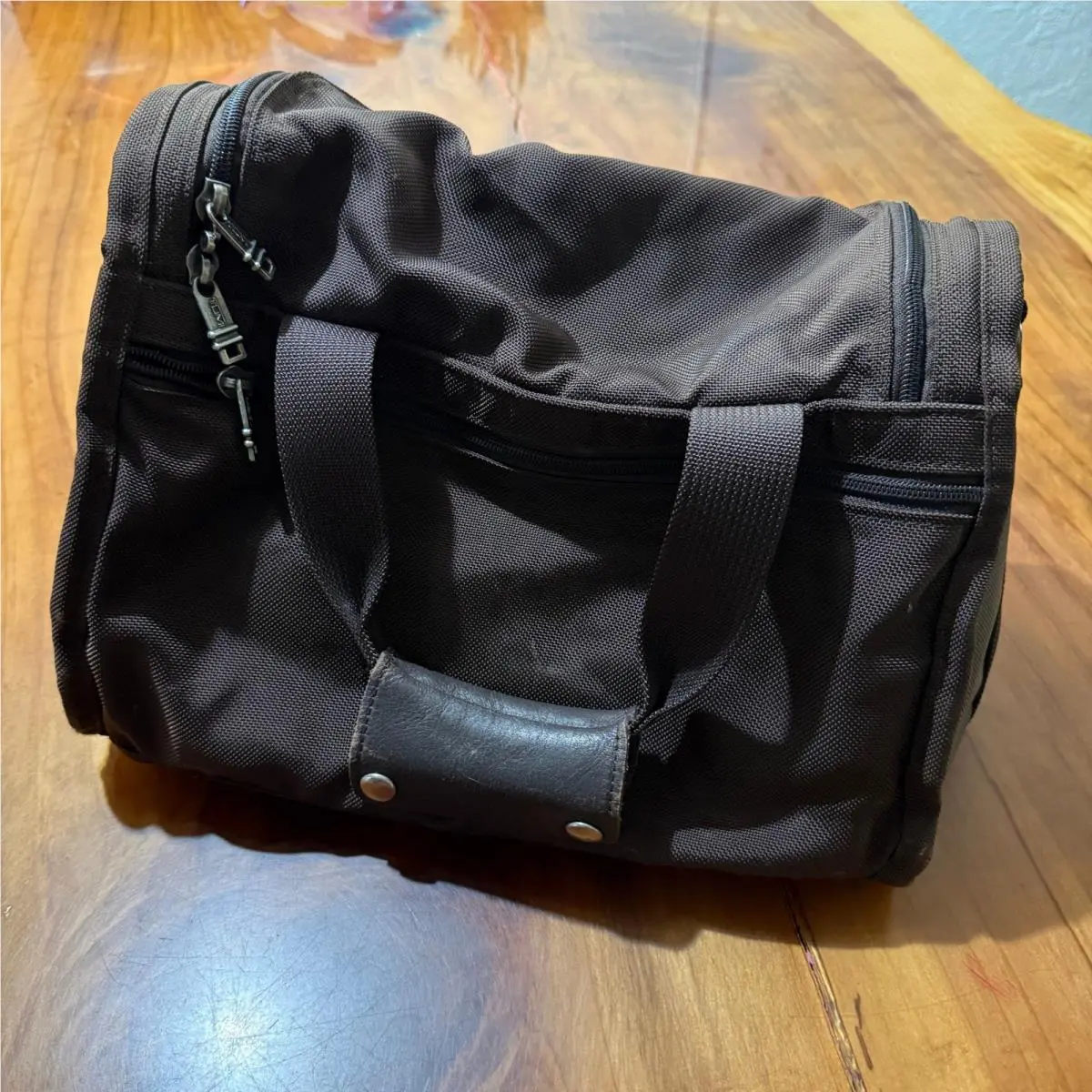 Tumi Ballistic Nylon Duffel Bag Travel Pack Footed Brown Zip