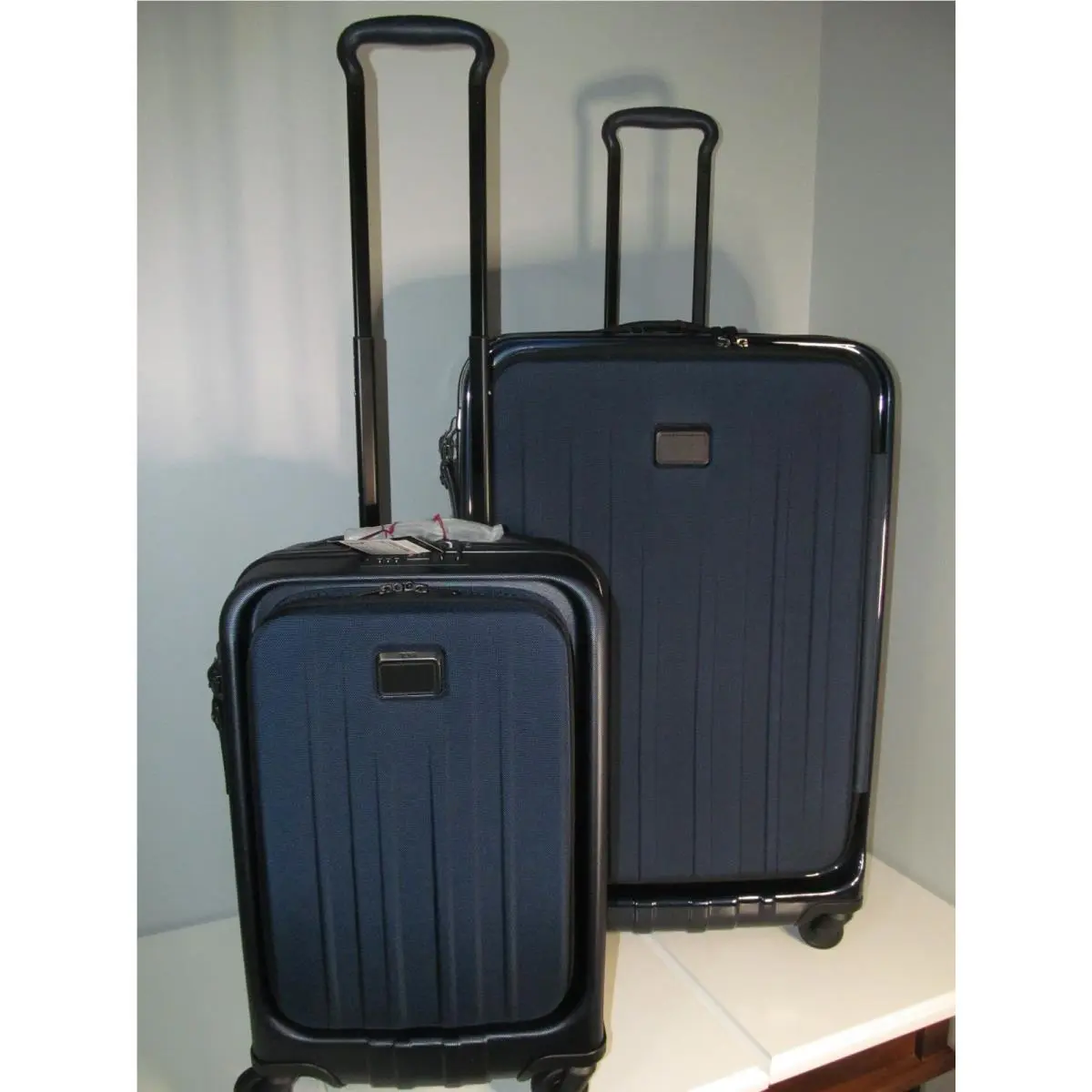 Tumi V4 Navy Blue Extended Trip Luggage Set Carry On Check In Spinners