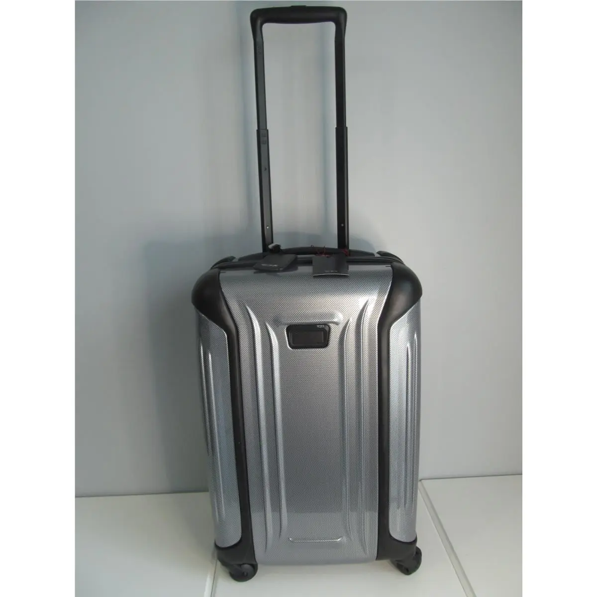 Tumi Vapor Continental Carry On 22 Silver Diamond Spinner Tsa Lock