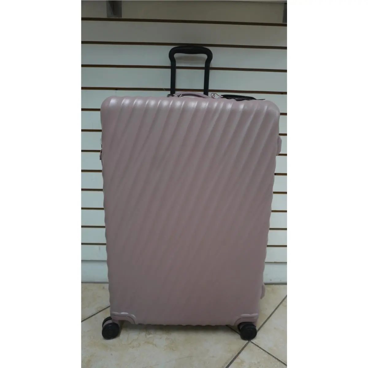 Tumi 19 Degree Extended Trip Expandable 4-Wheel Packing Case 1050