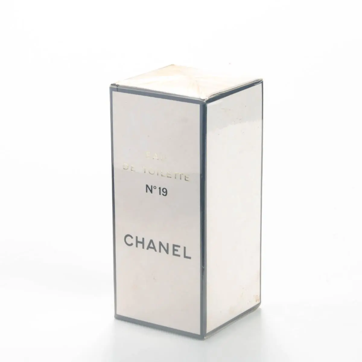 Chanel No. 19 Eau de Toilette Splash Edt 2OZ 60ml Vintage Box No19 No No.19