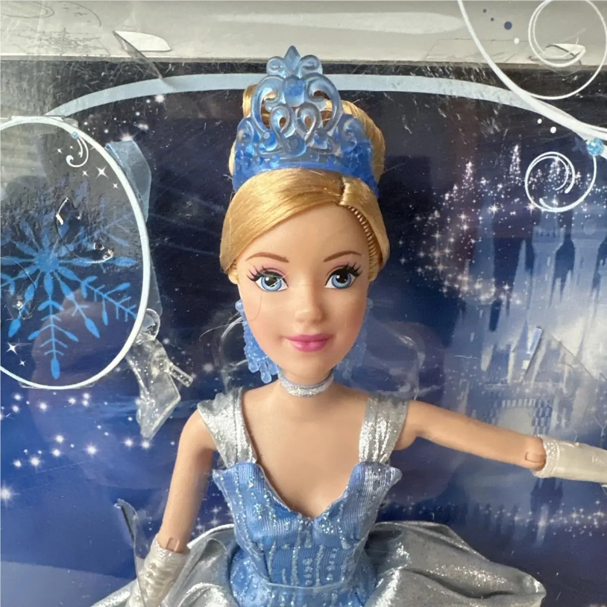 2011 Disney Holiday Princess Cinderella Doll Mattel W5567