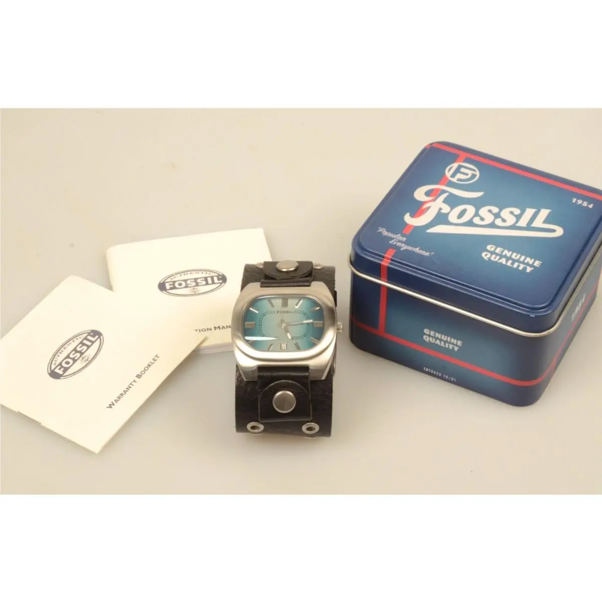 Vintage Fossil Watch JR-8533 Wide Black Leather Studded Band - Needs Battery