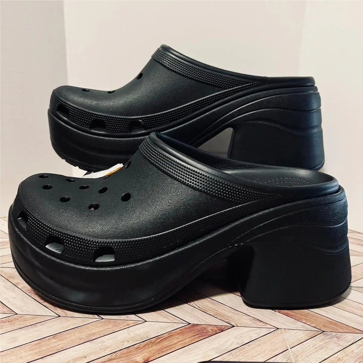 Crocs shoes - Siren Clog - Siren Clog - 208547-001 - Black (UPC: 0196265461387) 0