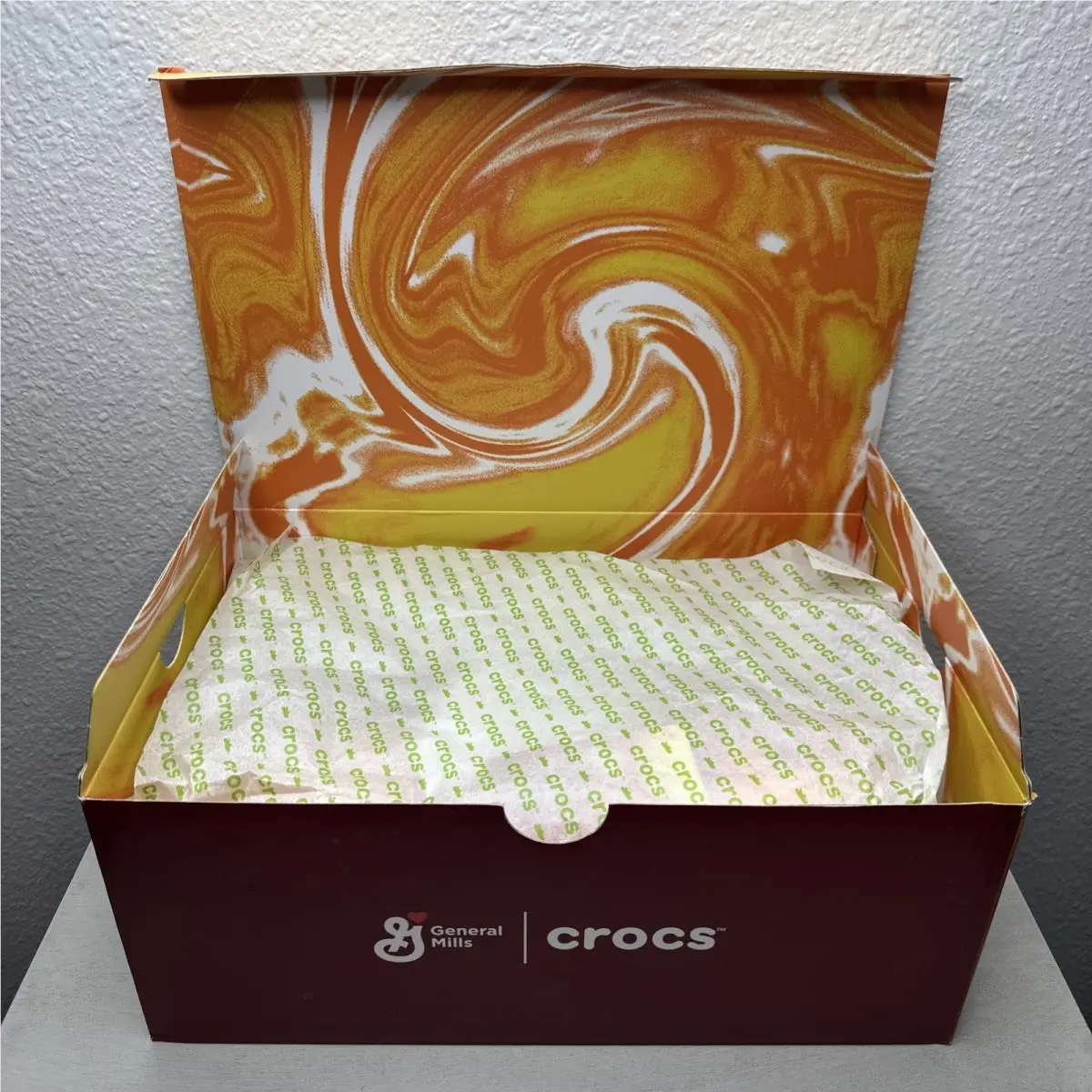 Crocs shoes - Crocs Classic Honey Nut Cheerios - Yellow 2