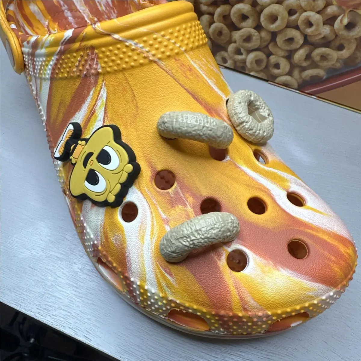 Crocs shoes - Crocs Classic Honey Nut Cheerios - Yellow 0