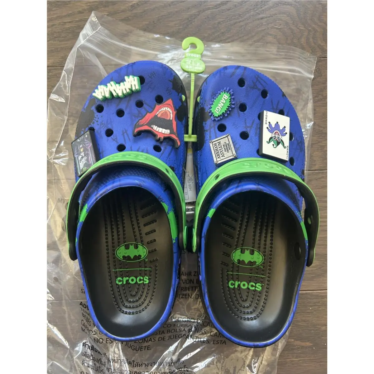 211782-90H M6/W8 Batman Crocs The Joker Classic Clog - Multicolor