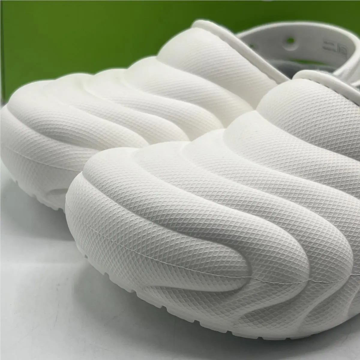Crocs shoes - Classic Clog Overpuff - Classic Clog Overpuff - White 1