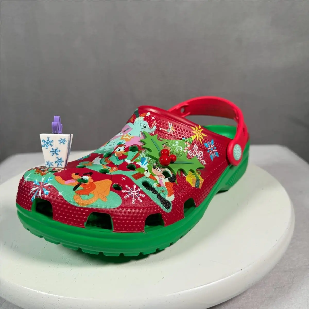 Disney Parks Christmas Crocs M7 W9 Mickey Friends 2023 Holiday Presents Red