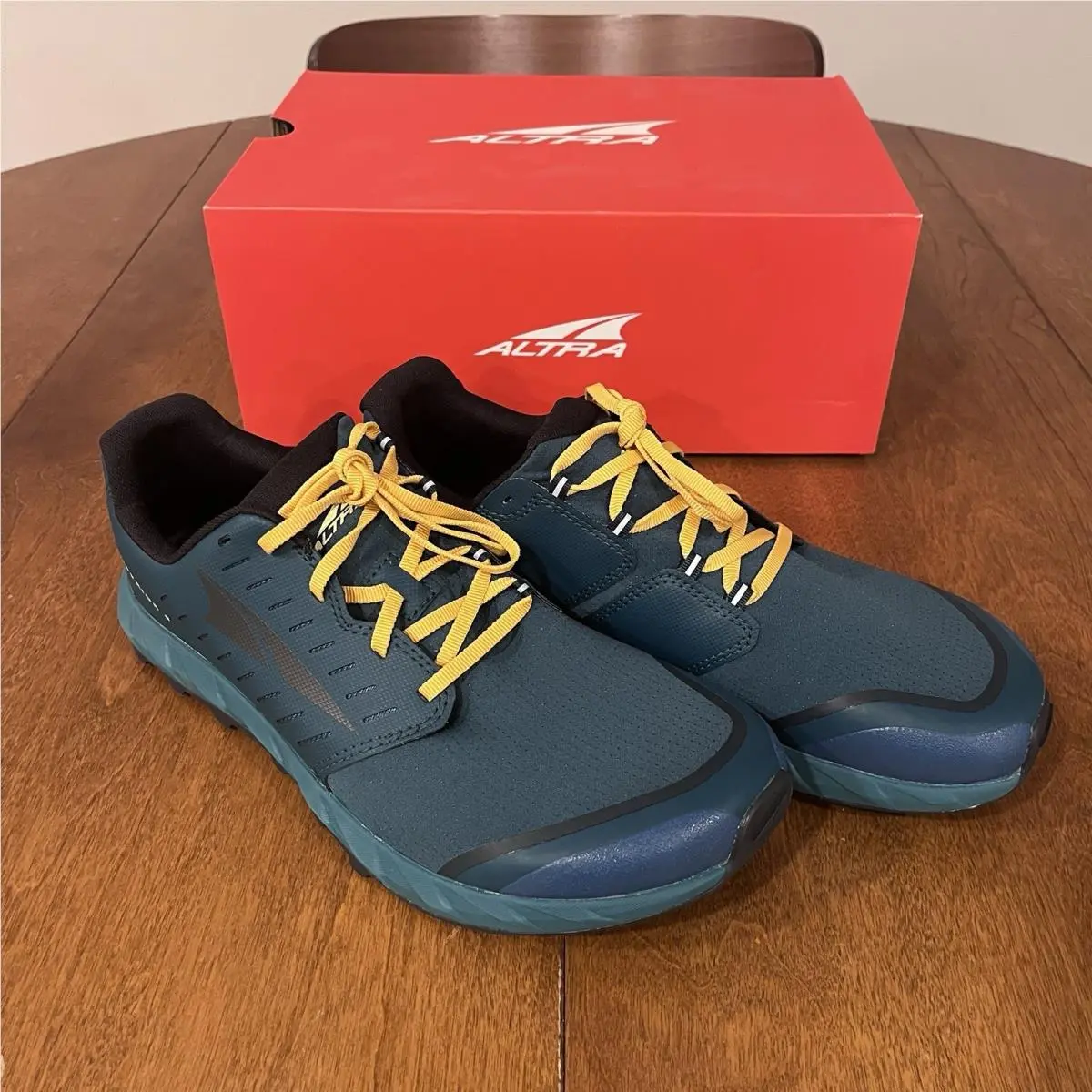 Altra Superior 5 Men`s Trail Running Shoes Teal Blue Size 10.5