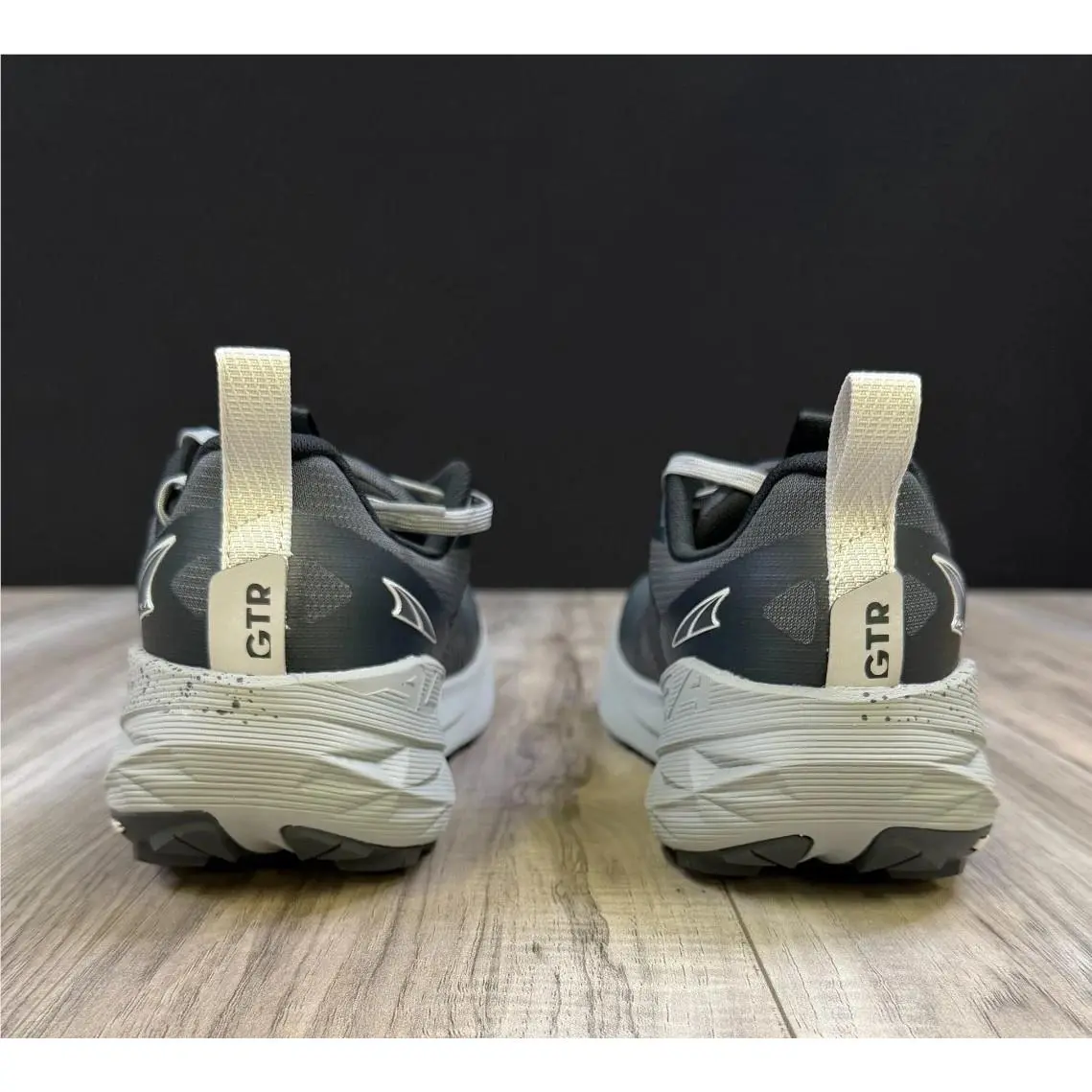 Altra shoes - Altra Experience - Experience - AL0A85RX220-090 - Gray 1