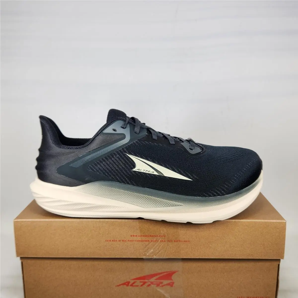 Size 7 - Altra Torin 8 - Black / White - Womens