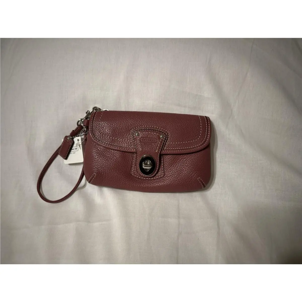 Coach Leather Wristlet Clutch Wallet Purple Sv/quartz F41940
