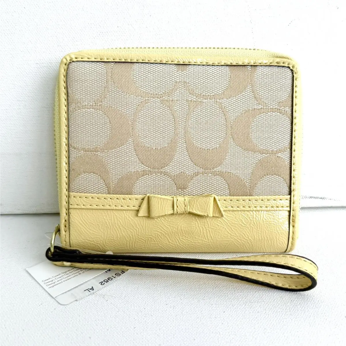 Coach Signature Bow Medium Bifold Zip Around Wallet Purse 48800 Khaki/yellow