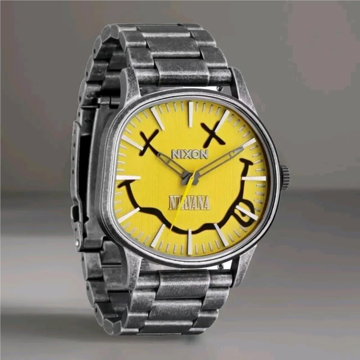Nirvana  Sentry Wobble Yellow Smiley Face Watch Everywhere Rare by Nixon
