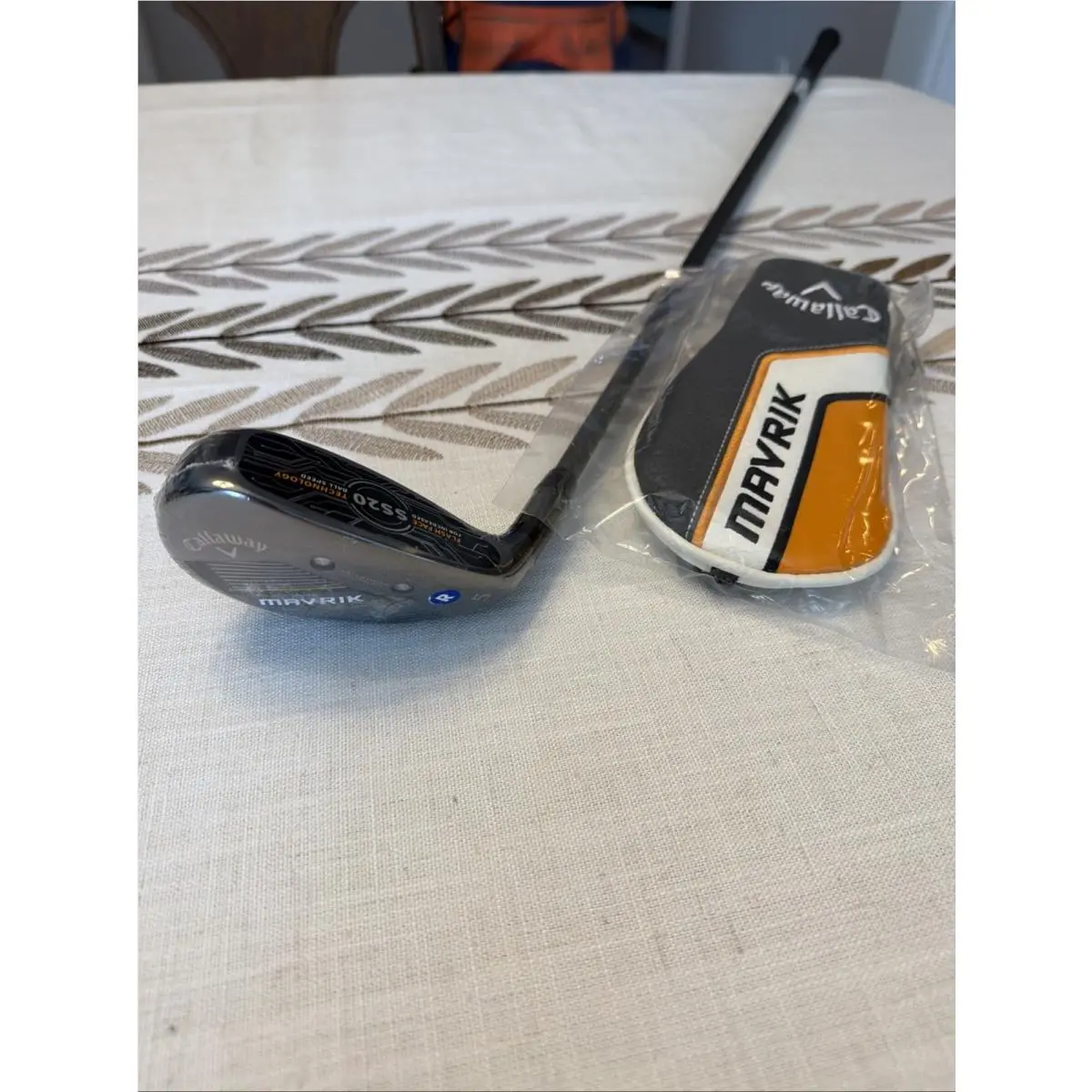 Callaway Maverik 5 Hybrid 23deg RH Reg Flex Catalyst 65 W/headcover