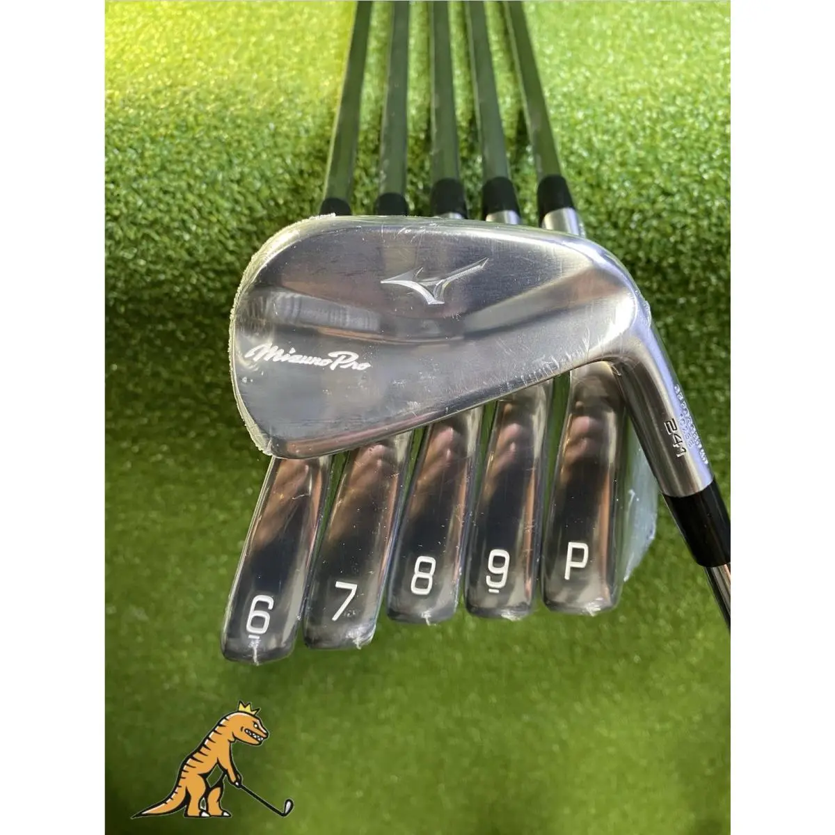 Mizuno Pro 241 Iron Set 5-PW Dynamic Gold 120g S200 Stiff Flex Steel