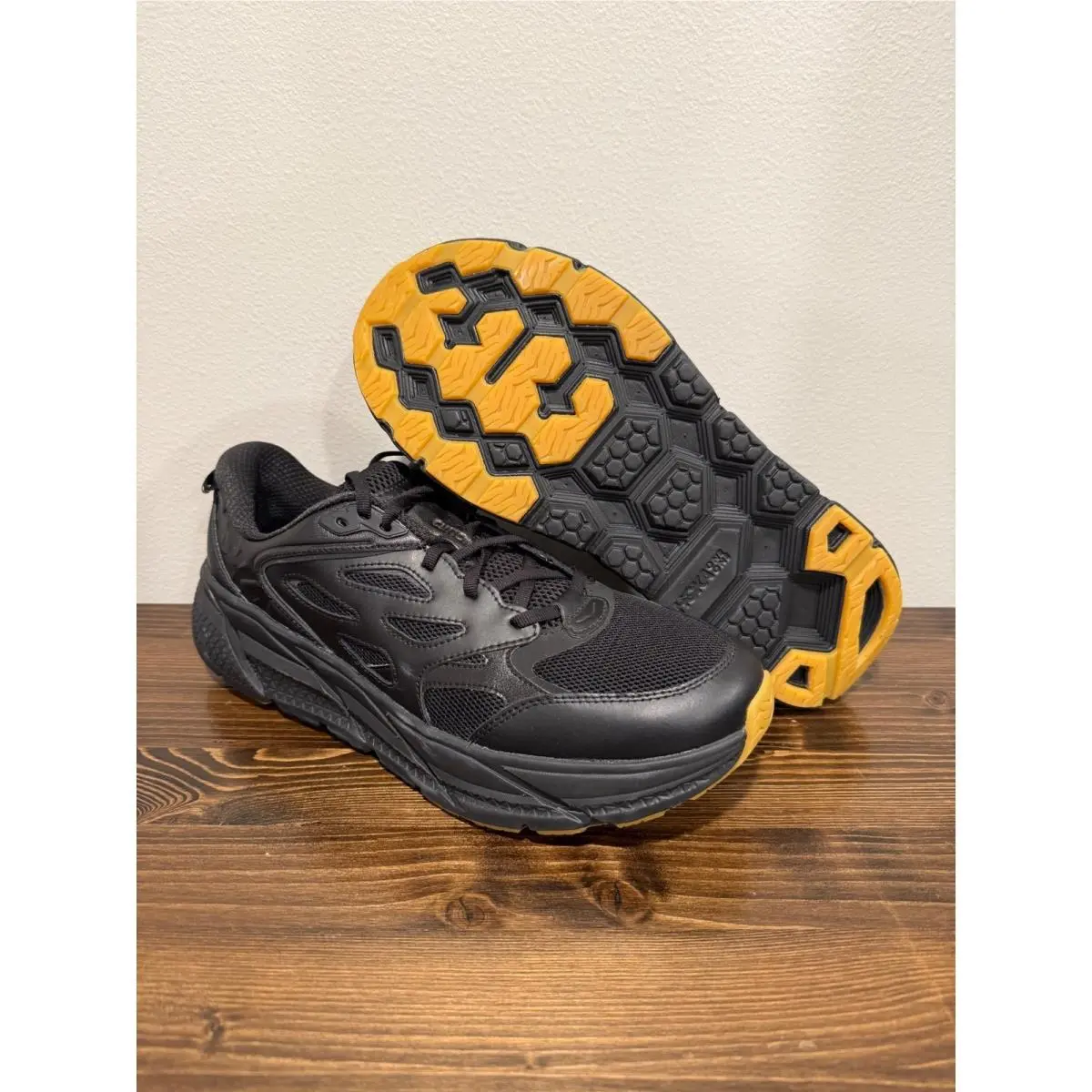 Hoka One One Clifton L Athletics Mens 11 Black Leather Running Shoes