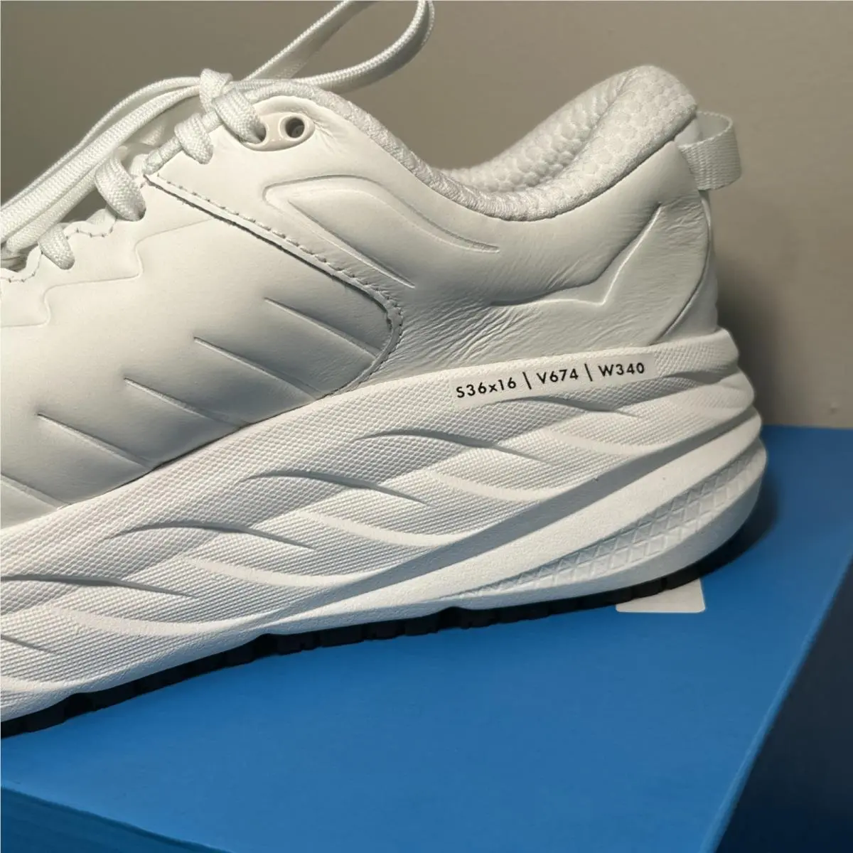 Hoka shoes - Hoka One One Bondi SR Wide - 1110521 - White 4