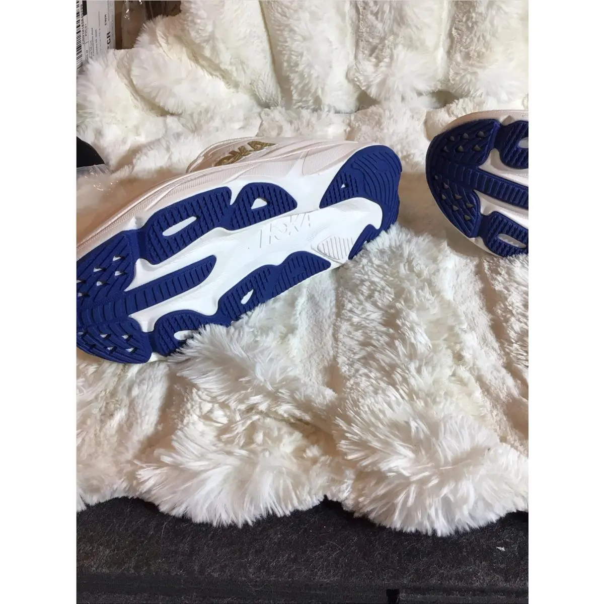 Hoka shoes - HOKA One One Skyflow - One One Skyflow - White 8