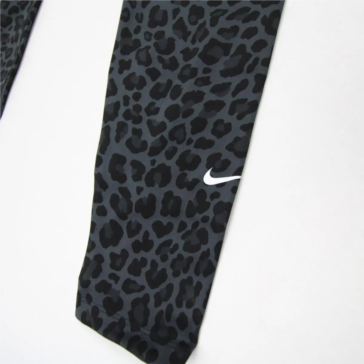 Nike clothing - Black/Animal Print 5