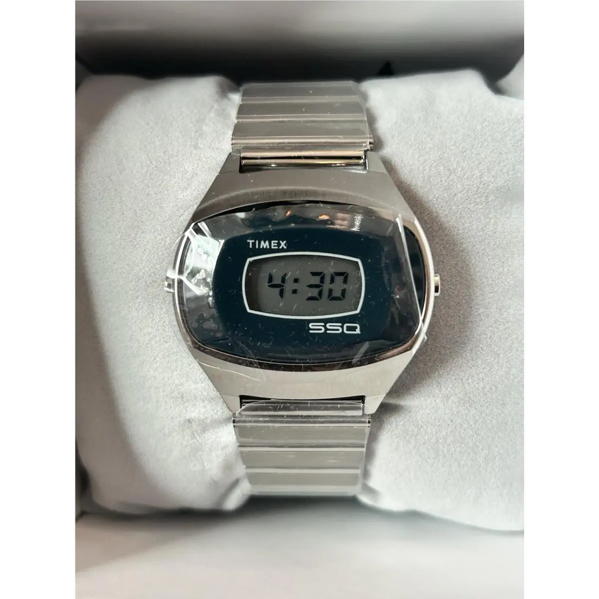Q Timex 1975 Ssq Digital Reissue TW2Y06100 38mm Watch • • Ships From Usa