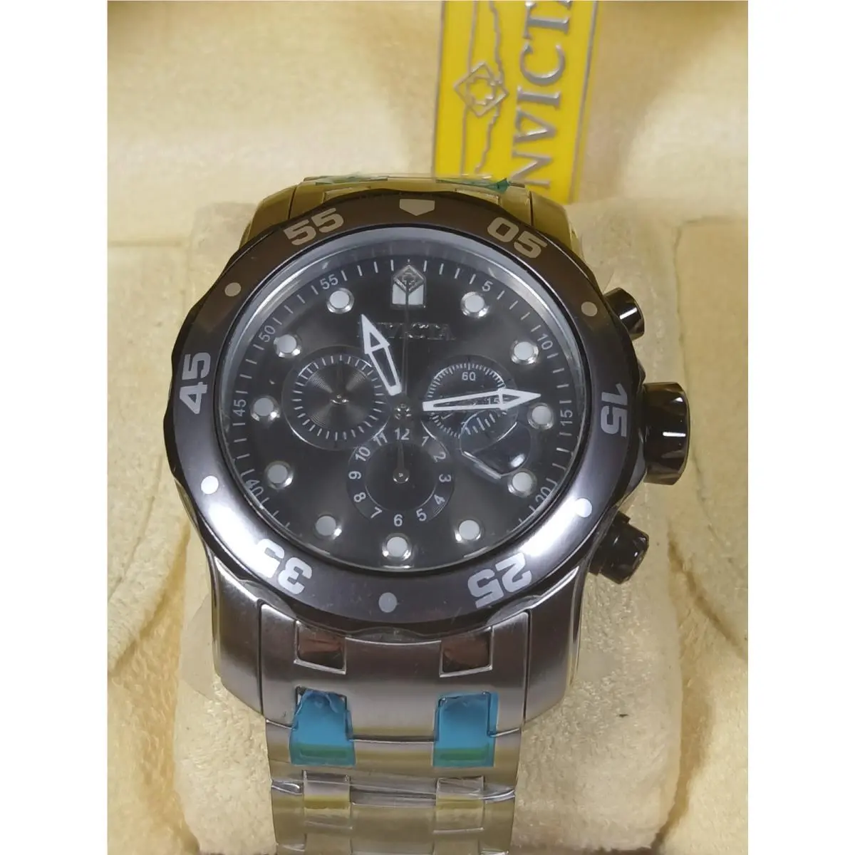 Pro Diver Scuba 17083 48MM Quartz Watch Box Papers Stainless Steel by Invicta