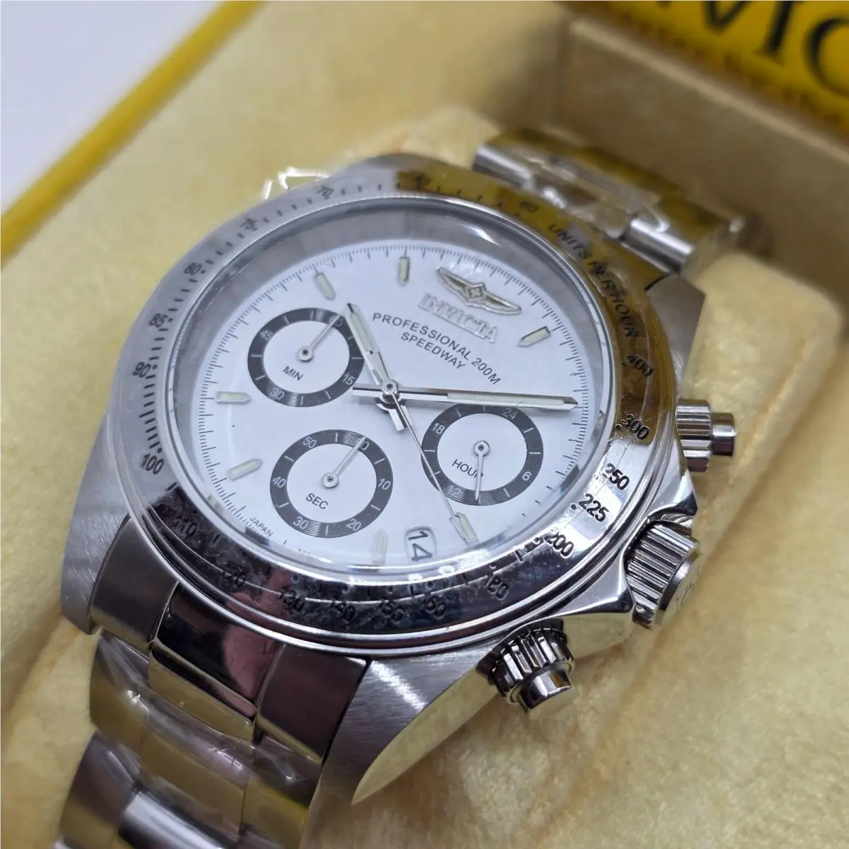 Speedway Red Text White Panda Dial Chronograph Quartz Watch Model 9211 by Invicta