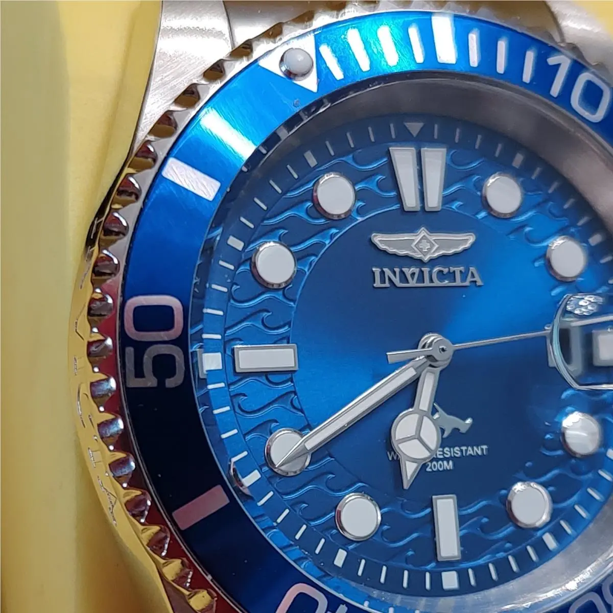 Pro Diver Model 50827 43mm Blue Face Ddlial 200 Meter Water Resistant by Invicta