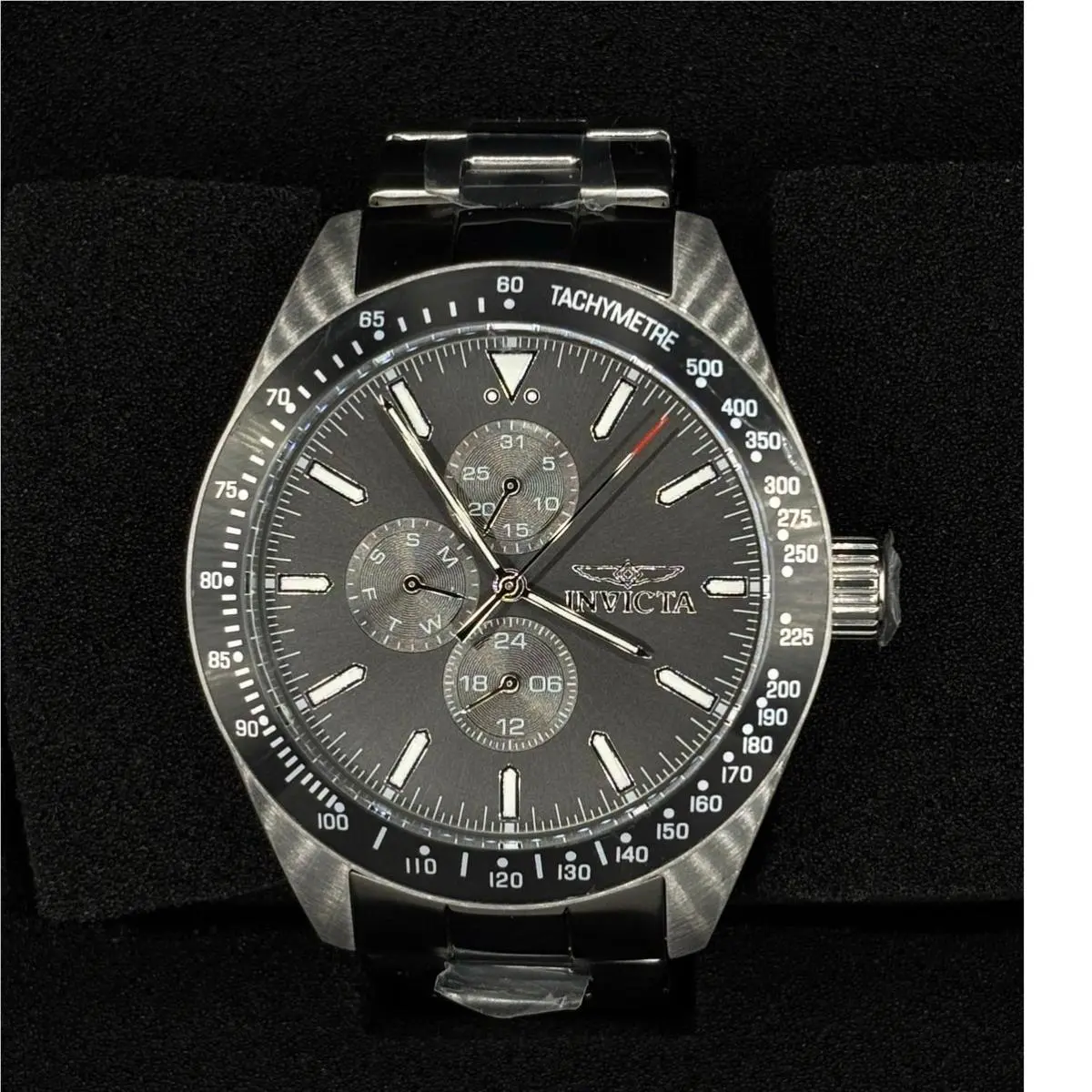 Aviator 47592 Men’s 45mm Quartz Charcoal Dial SS Bracelet 100M Nibwt by Invicta
