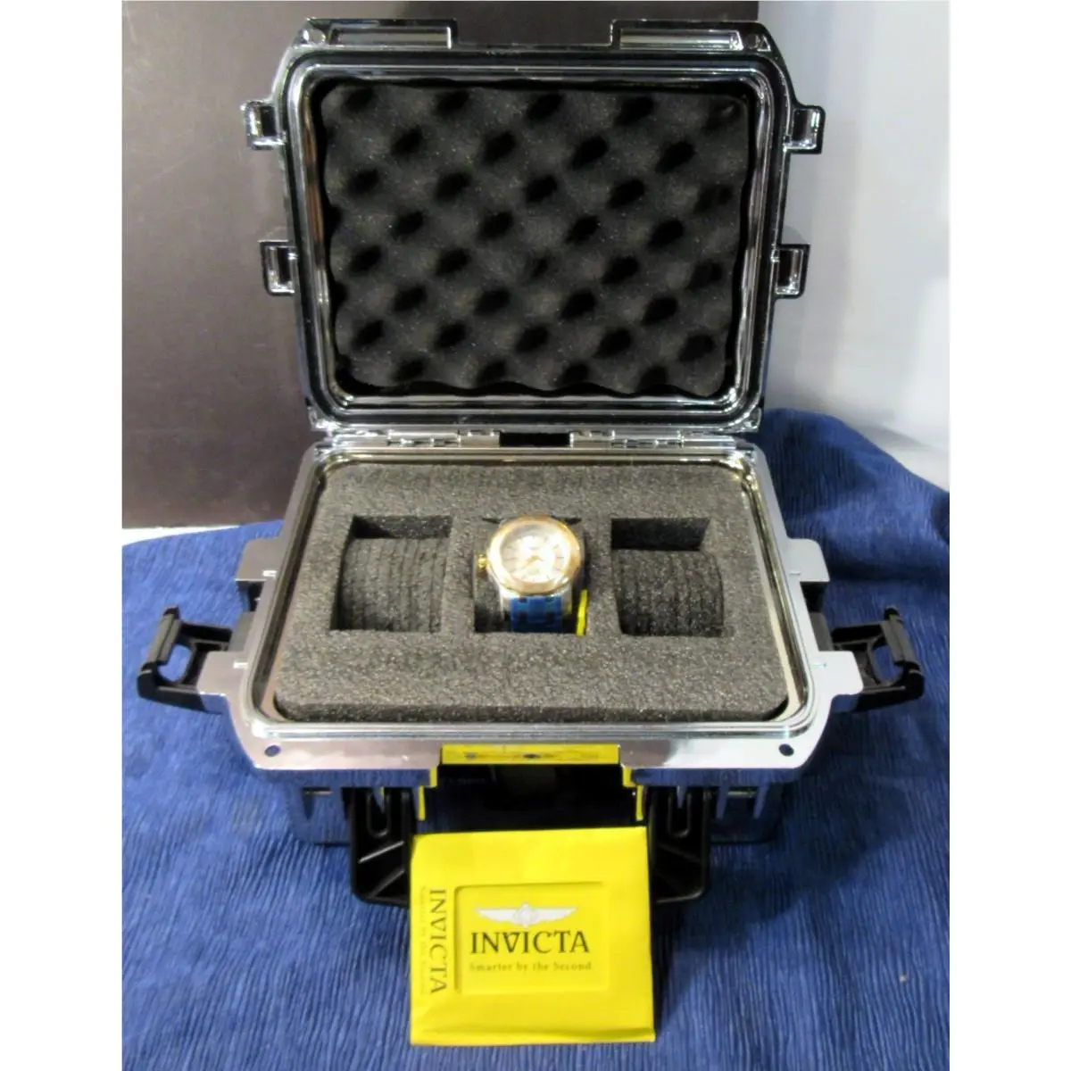 Invicta Automatic Master OF The Oceans Mens Watch 16272 with Case - EZS003840