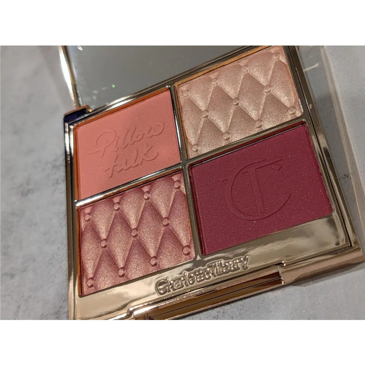 Charlotte Tilbury Holiday Pillow Talk Beautifying Palette Med-deep
