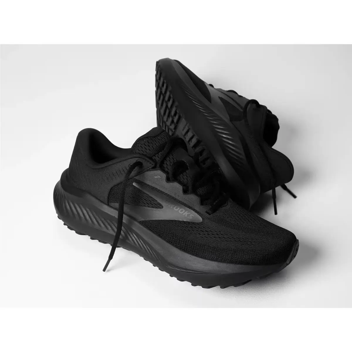 Brooks shoes - Black/Green 6