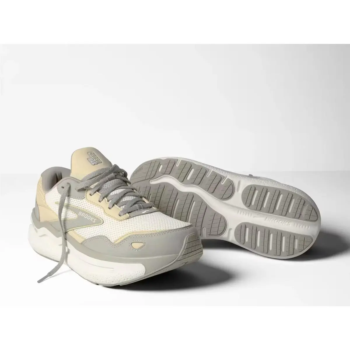 Brooks shoes - Taupe 6
