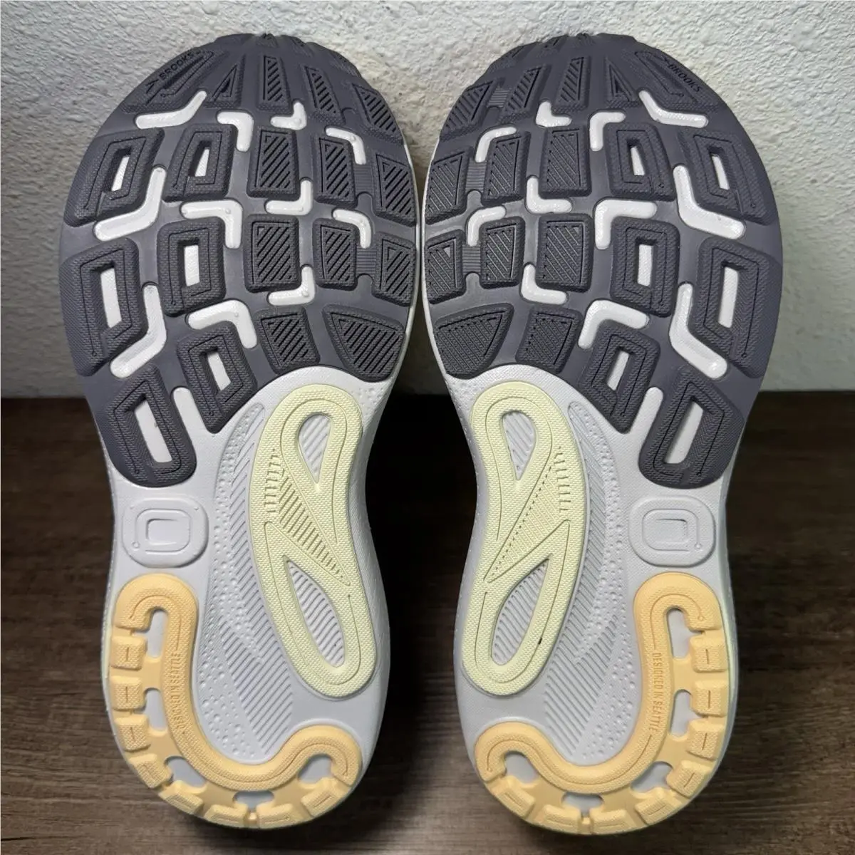 Brooks shoes - Brooks Adrenaline GTS 24 - Adrenaline GTS - 120426 1B 832 - Orange 7