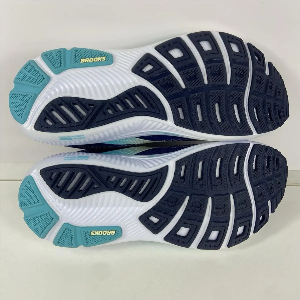 Brooks shoes - Brooks Ghost 17 - Ghost - 1204311B458 - Navy/Green/Turquoise 9