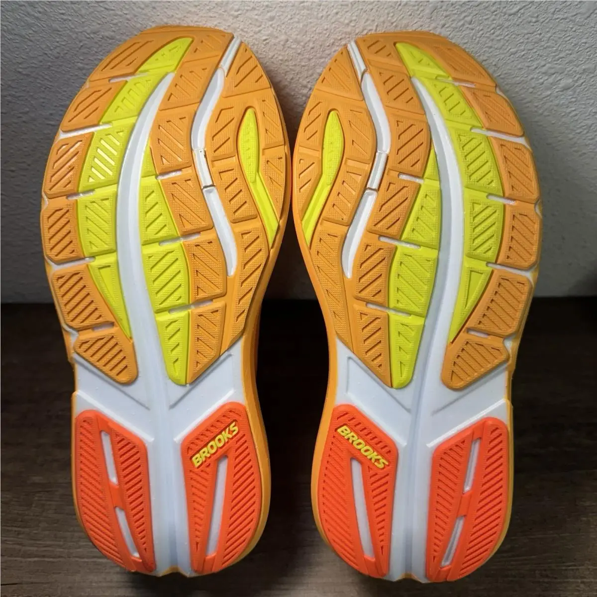 Brooks shoes - Brooks Ghost Max - Ghost Max - 1104641D887 - Orange 7