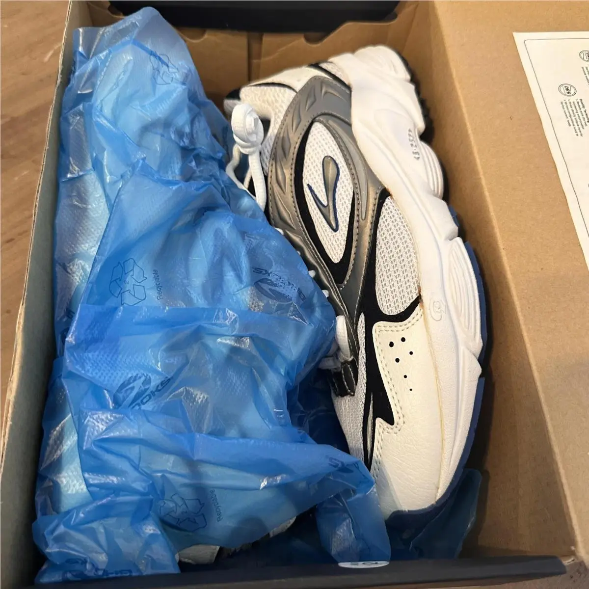 Brooks shoes - Brooks Dyad 3 - Dyad - White 6
