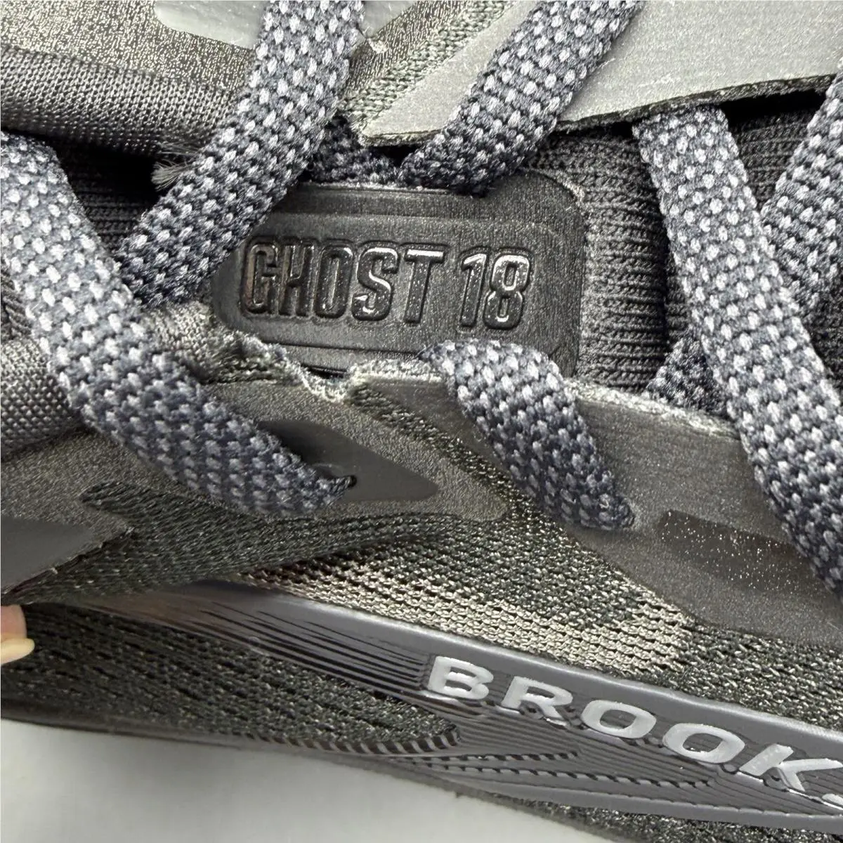 Brooks shoes - Brooks Ghost 18 - Ghost - 1104932E020 - Black (UPC: 0195394869804) 9
