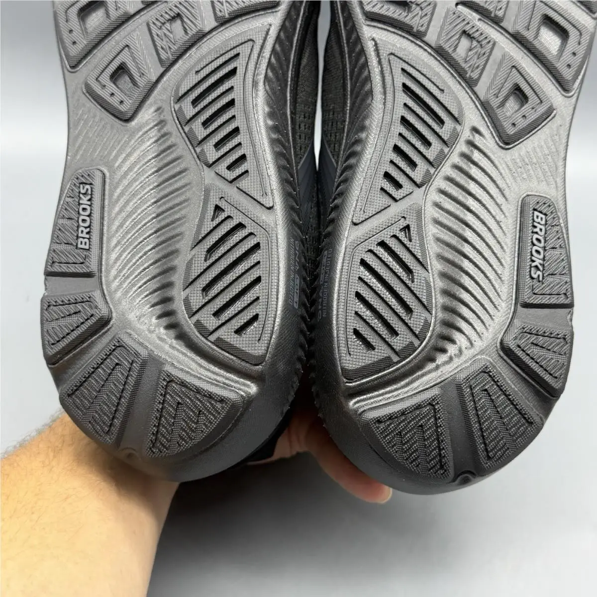 Brooks shoes - Brooks Ghost 18 - Ghost - 1104932E020 - Black (UPC: 0195394869804) 8
