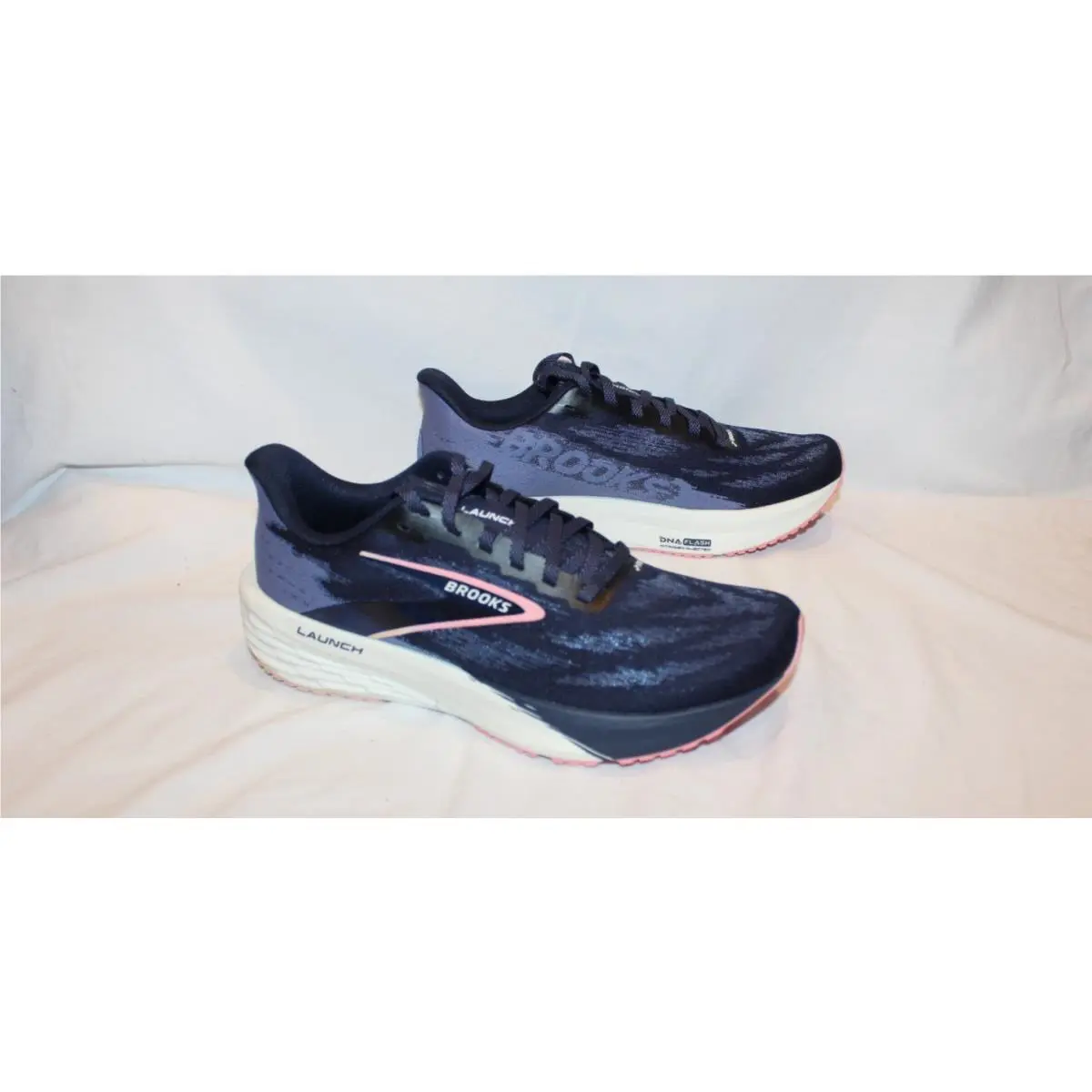 Brooks Women`s Launch 11 Running Athletic Sneakers Peacoat Blue SZ 8