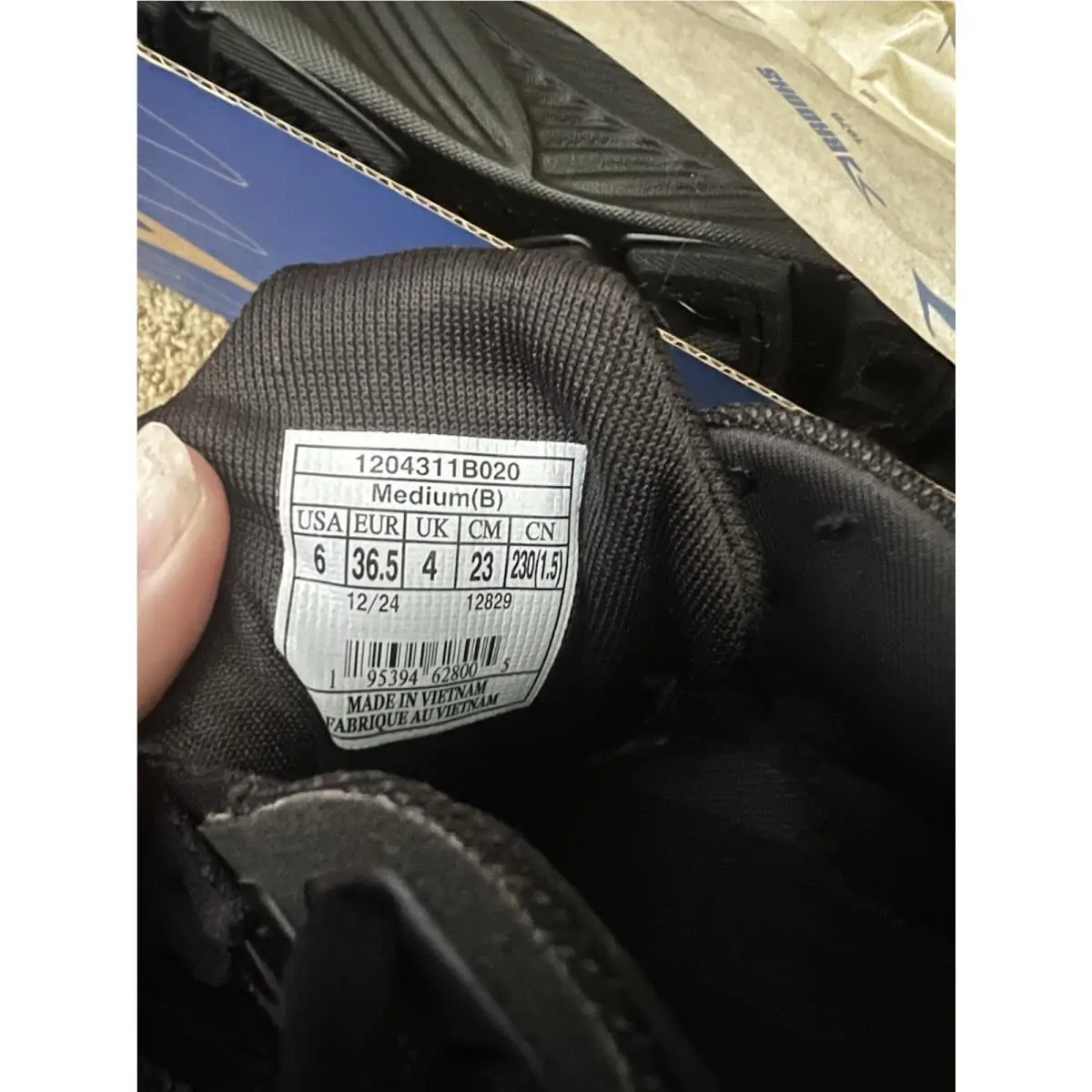 Brooks shoes - Brooks Ghost 16 - Ghost - Black 1