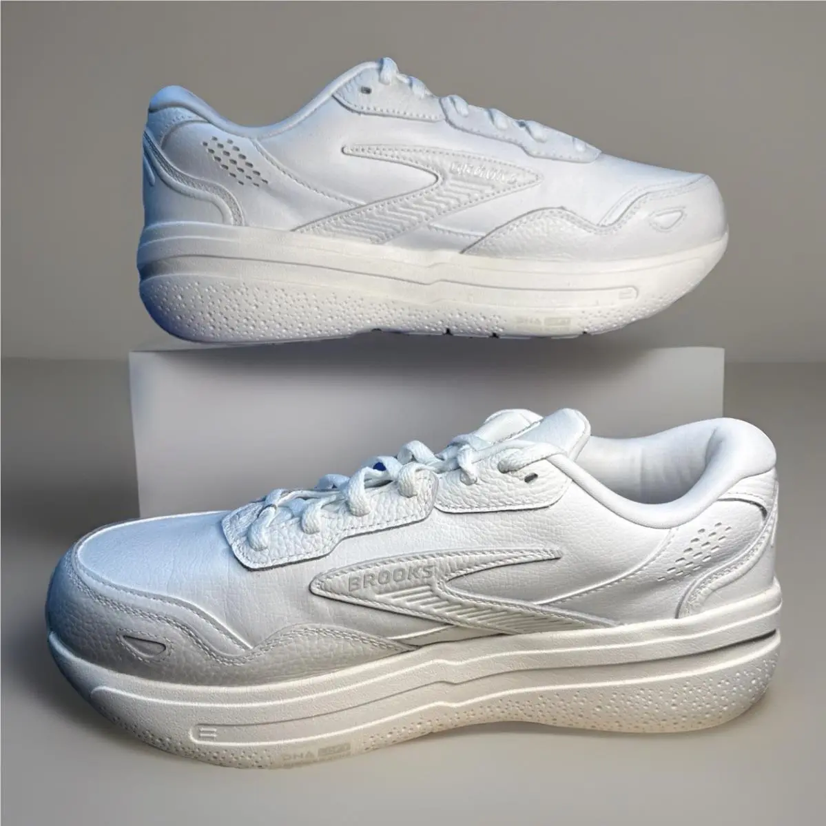 Brooks Ghost Max L Women`s Size 11.5 Wide - White Running Shoes Walking