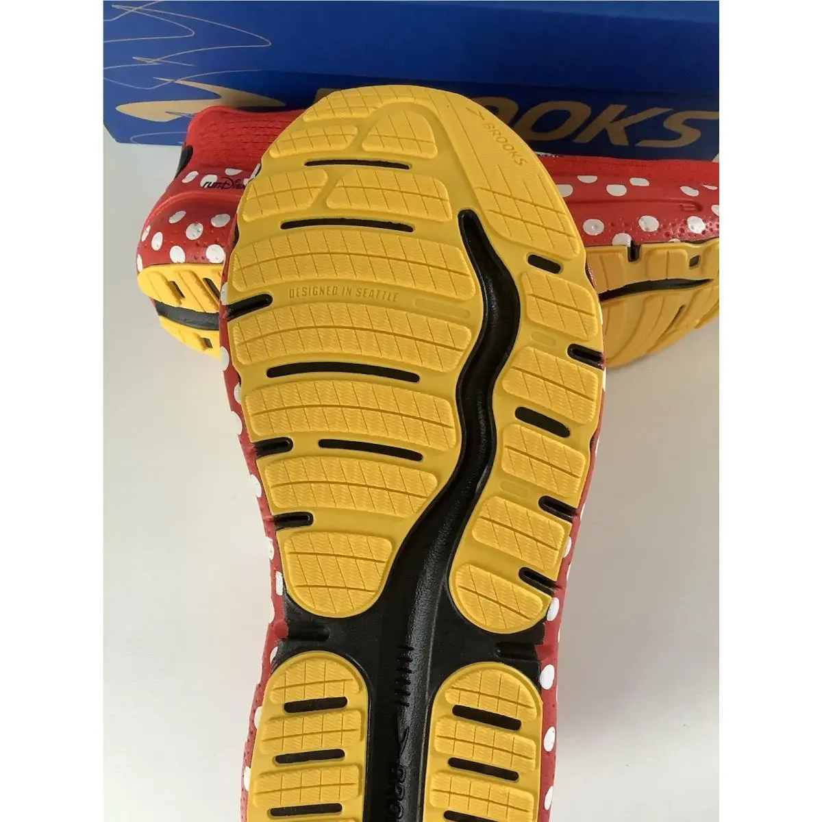 Brooks shoes - Brooks Ghost Max - Ghost Max - Red 8
