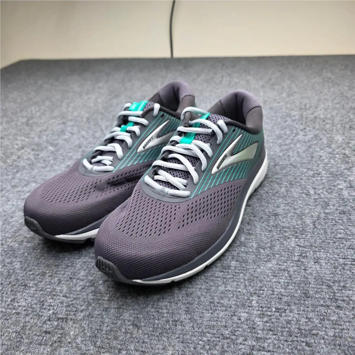 Brooks shoes - Addiction 14 - Addiction - Gray 1