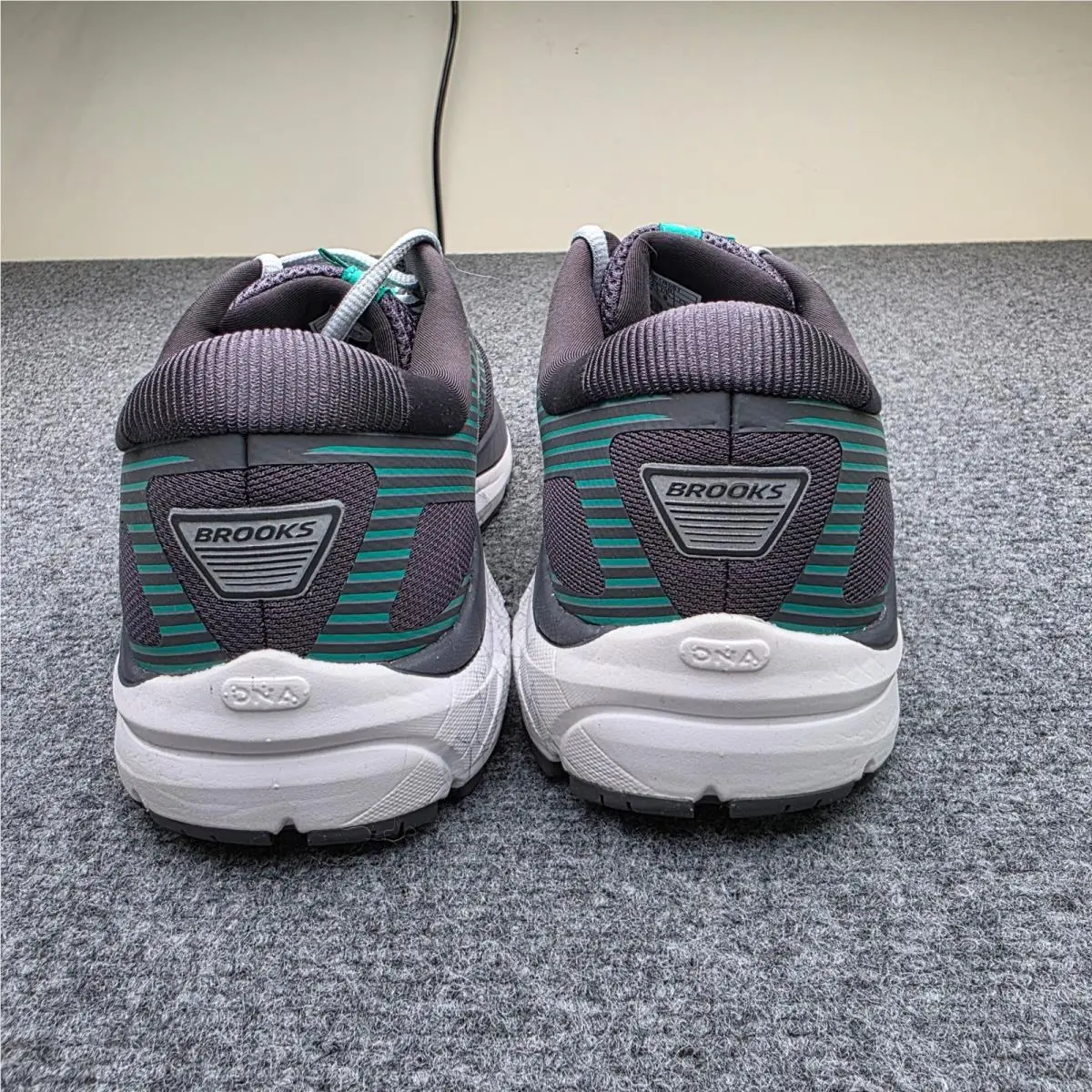 Brooks shoes - Addiction 14 - Addiction - Gray 4