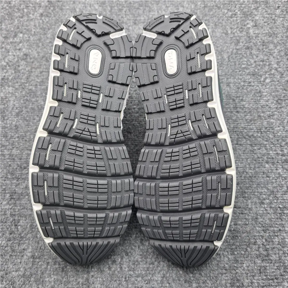 Brooks shoes - Addiction 14 - Addiction - Gray 7